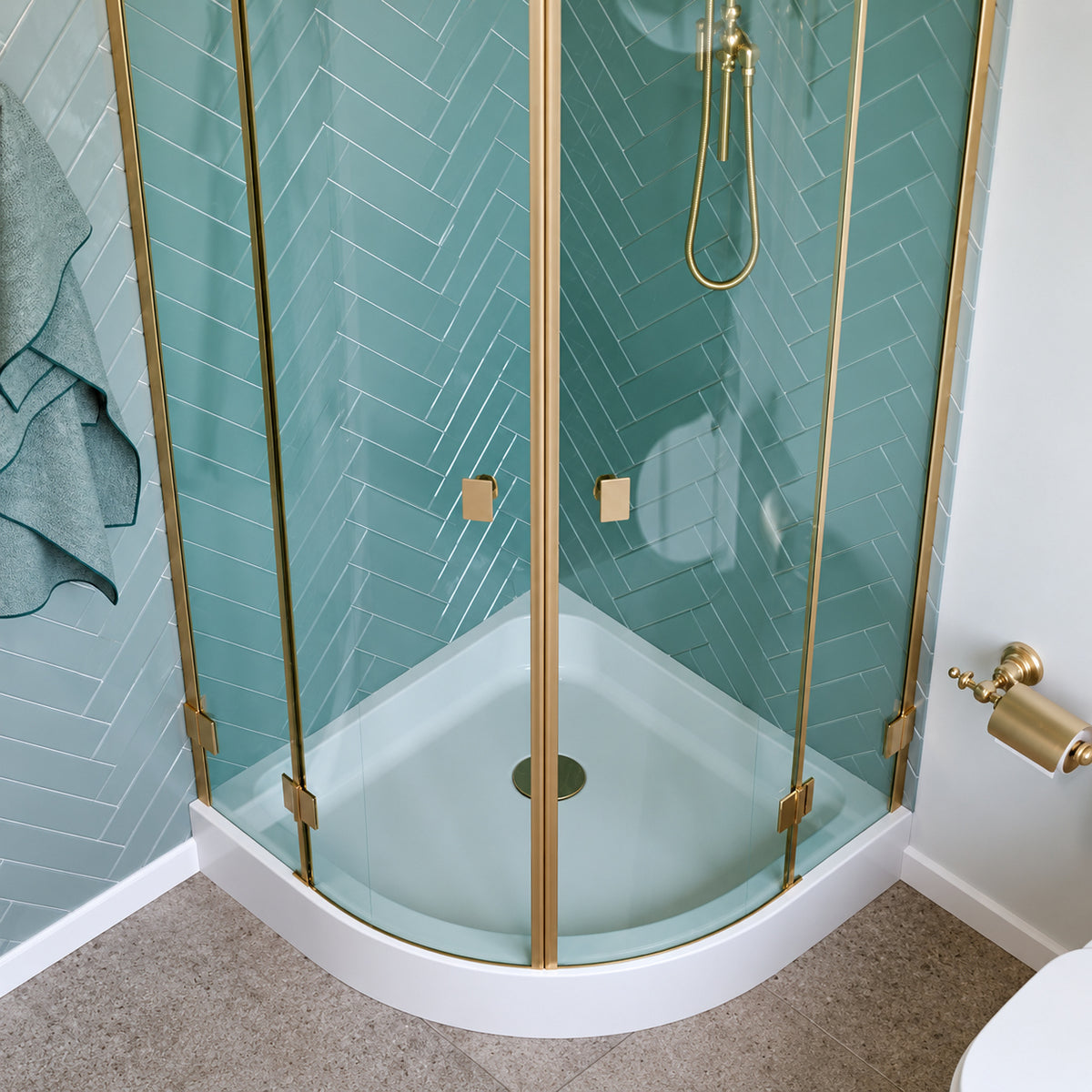 Swiss Madison Voltaire 32 in x 32 in Single Threshold Center Drain Shower Base in White