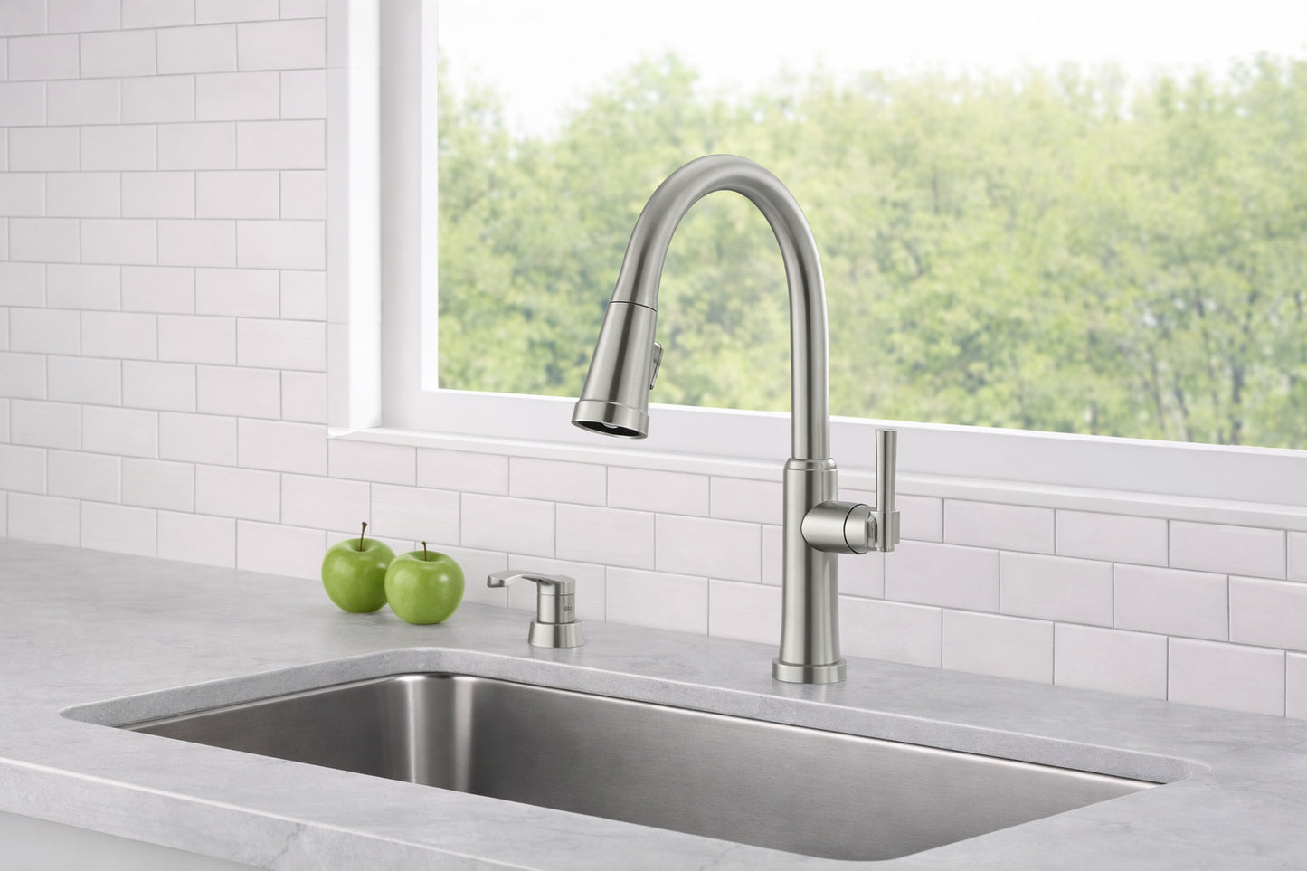 Delta Eldridge Single Handle Pull Down Sprayer Kitchen Faucet In Stainless
